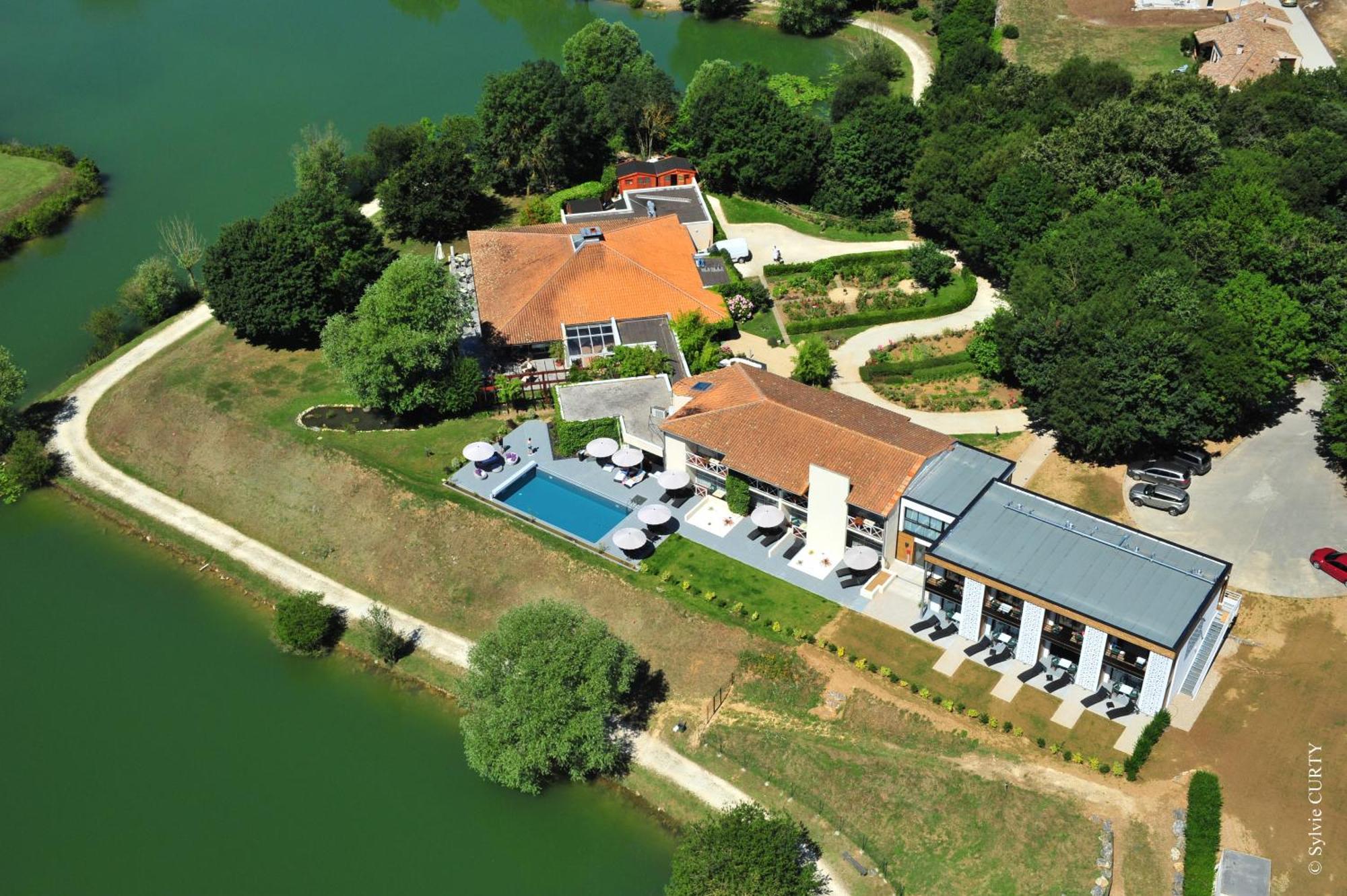 Les Jardins Du Lac Trizay Экстерьер фото
