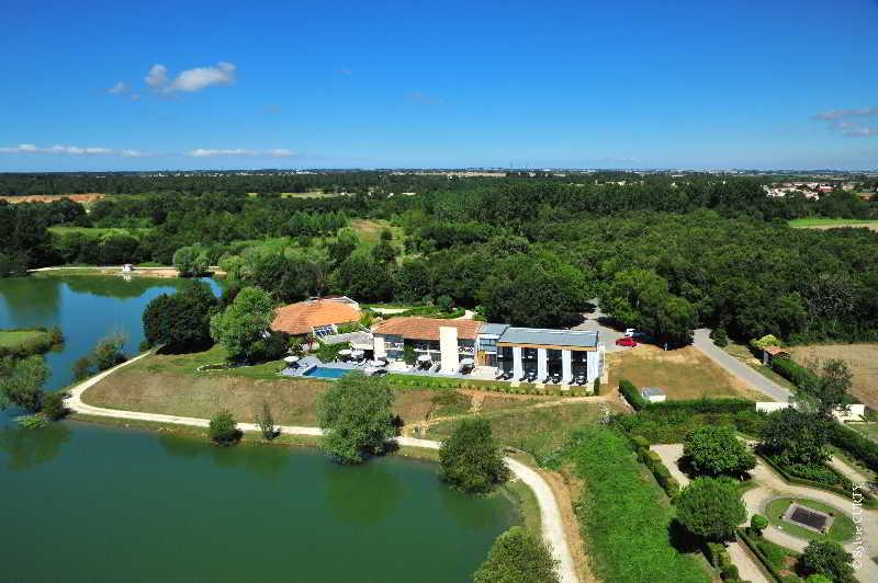 Les Jardins Du Lac Trizay Экстерьер фото
