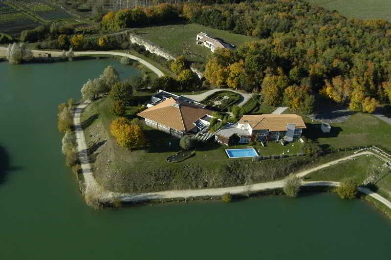 Les Jardins Du Lac Trizay Экстерьер фото